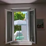 Studio Terrasse, Intra-Muros, Climatise Avec Wifi