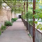 Studio Terrasse, Intra-Muros, Climatise Avec Wifi